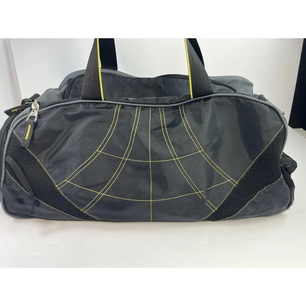 NIKE LIVESTRONG Black Charcoal Armstrong Nylon Duffel Bag 21 x 9 x 9 RARE